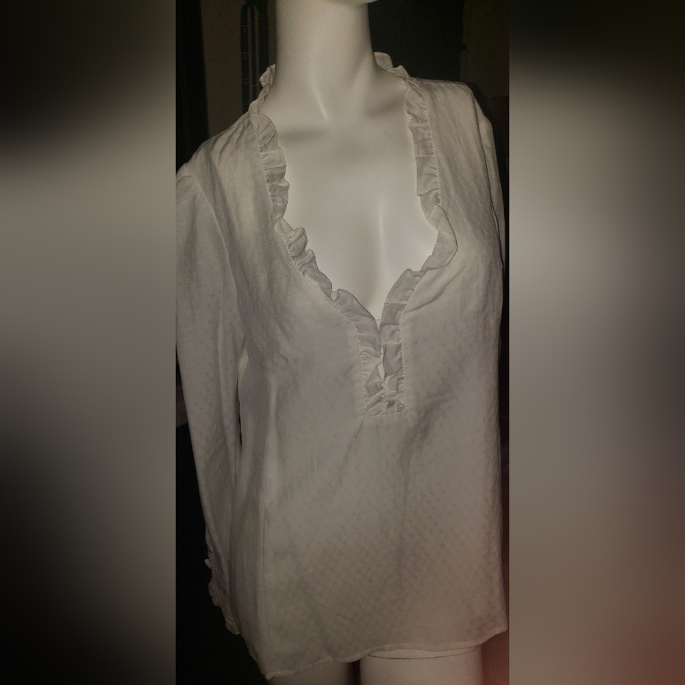 CASCADE TOP NWT PRETTY AND FEMININE SIZE S